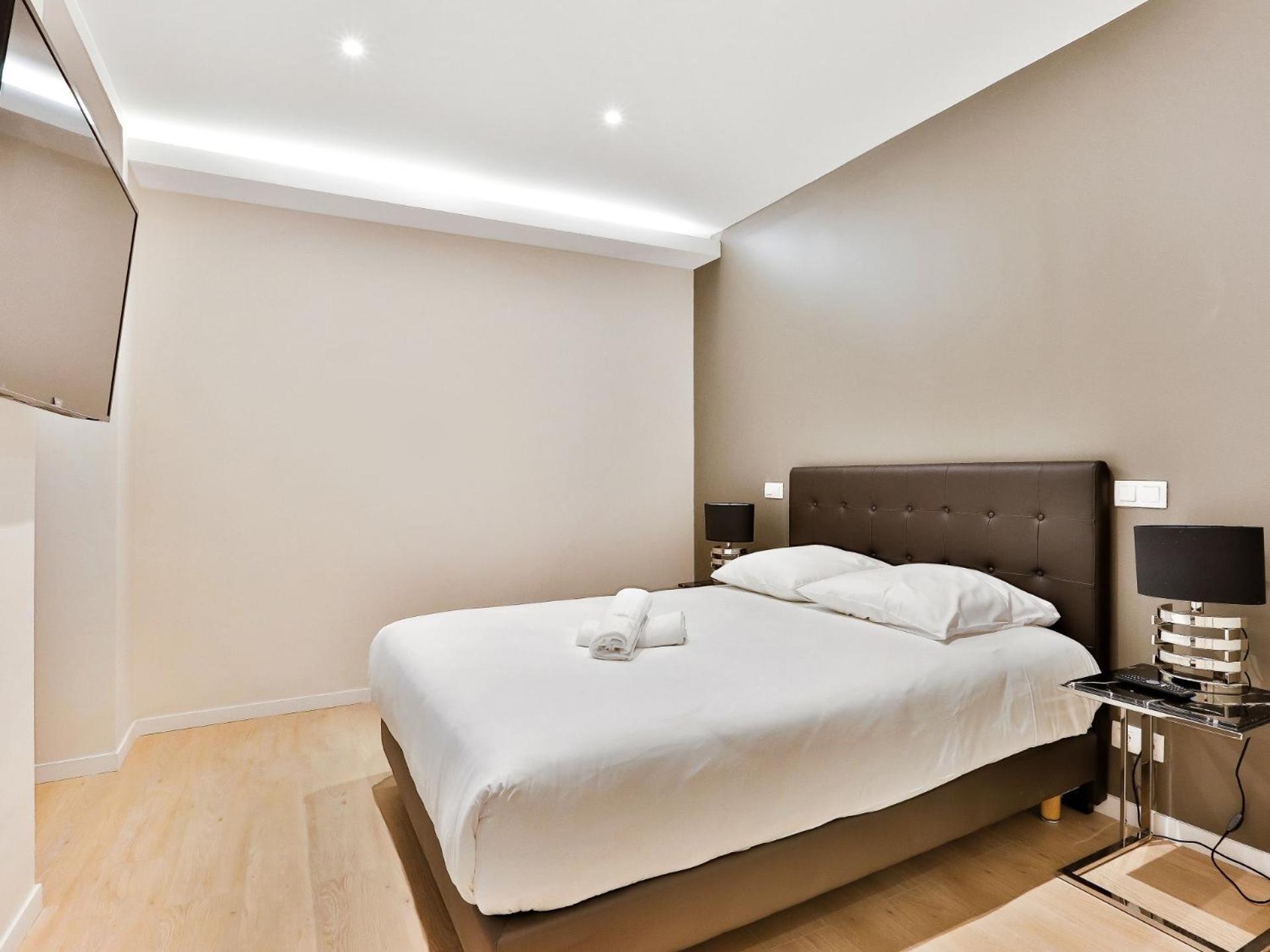 Blue Nights - Sébastopol Parigi