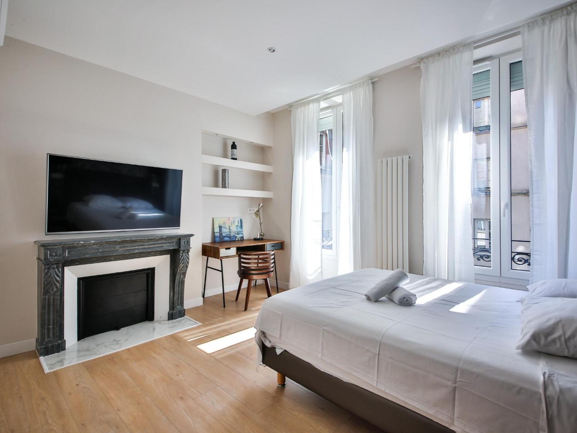 Blue Nights - Sébastopol *