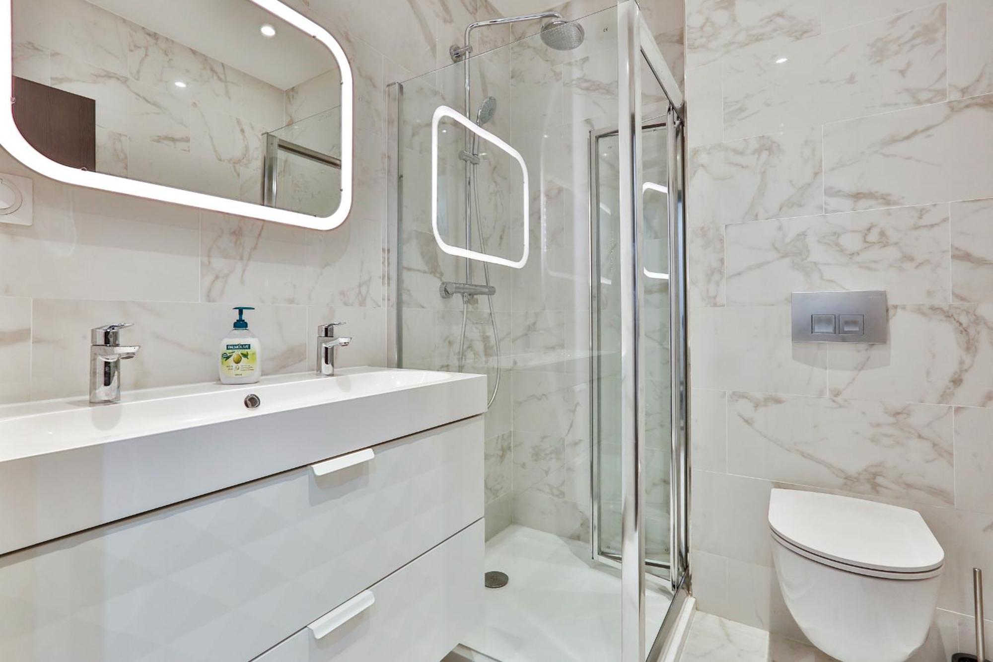 Blue Nights - Sébastopol