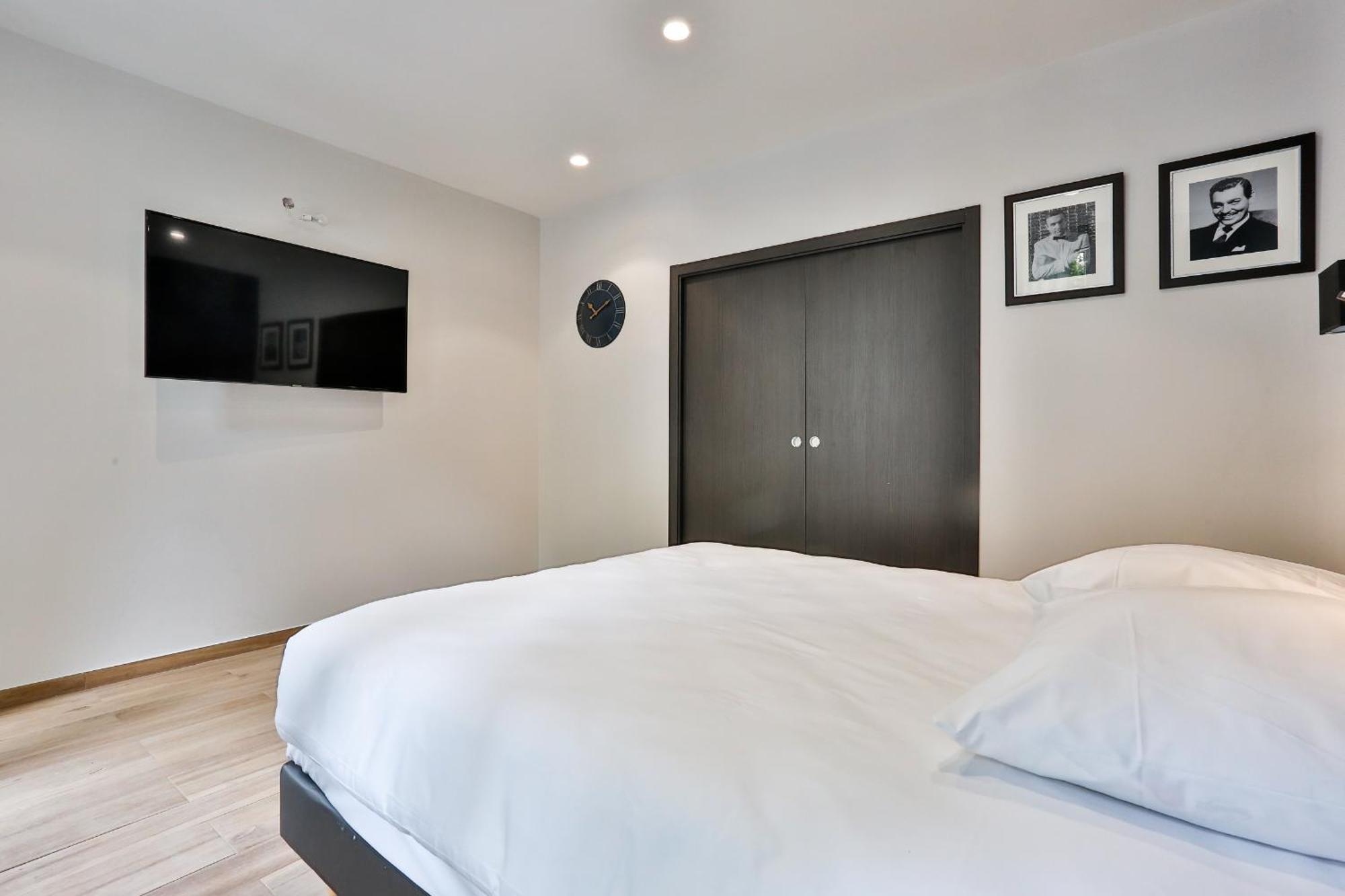 Blue Nights - Sébastopol