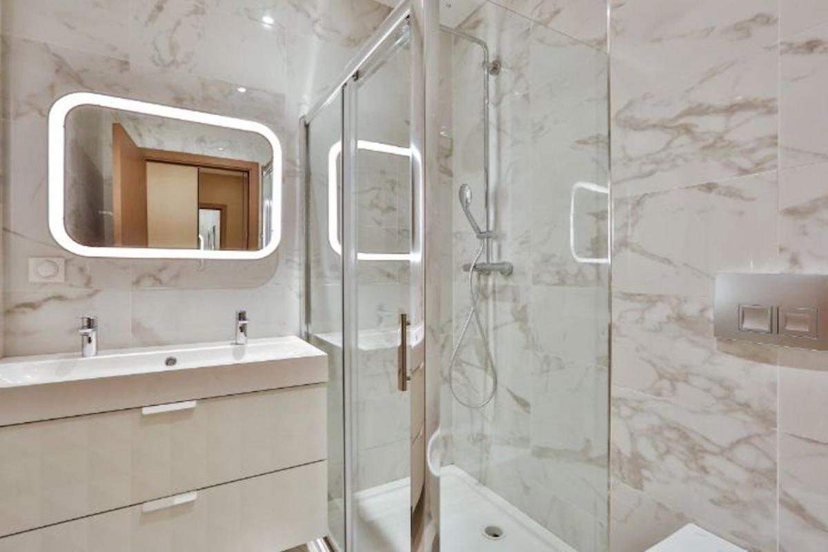 Blue Nights - Sébastopol Parigi